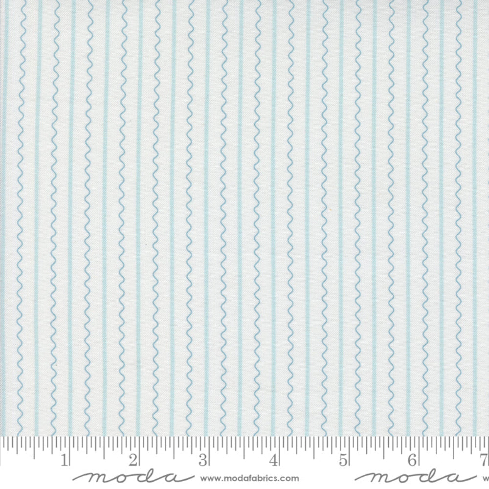 Jen Kingwell: Mixed Bag of Bonbons Frequency Stripes White Blue 18257 11