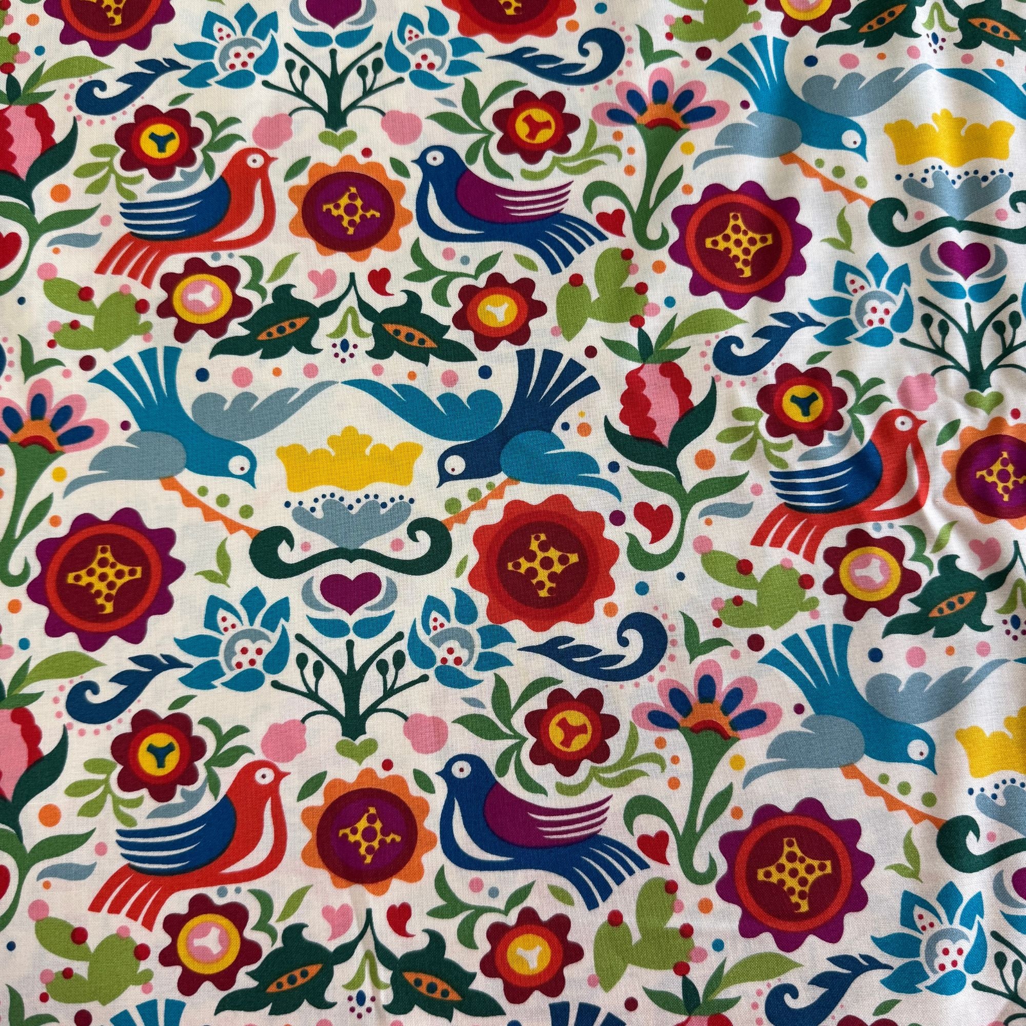 Alexander Henry Fabrics: La Paloma 7593B