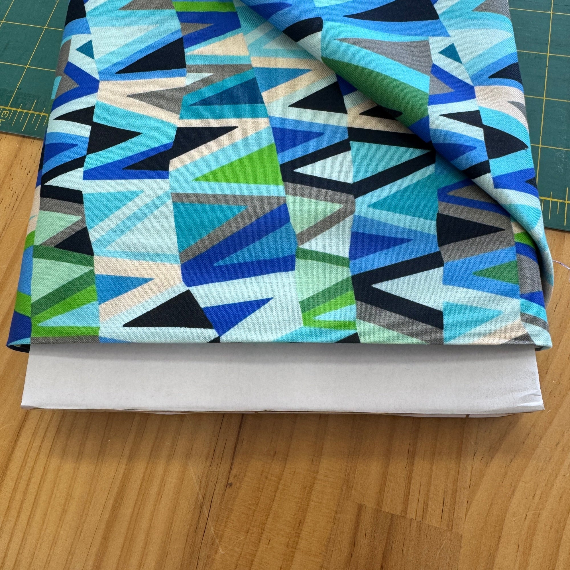 Annabel Wrigley Kaleidoscope Wavelenth Sea glass Windham Fabrics 54118D-6
