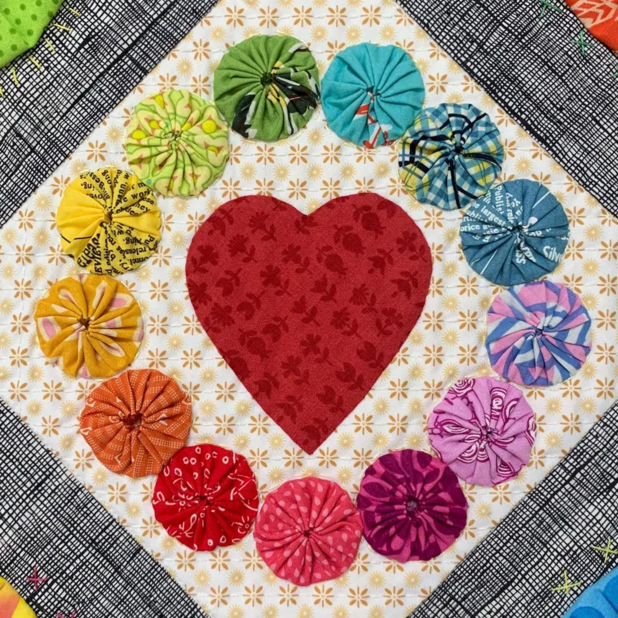 Rachaeldaisy Designs: YoYo Playtime Quilt Pattern PAPER Pattern
