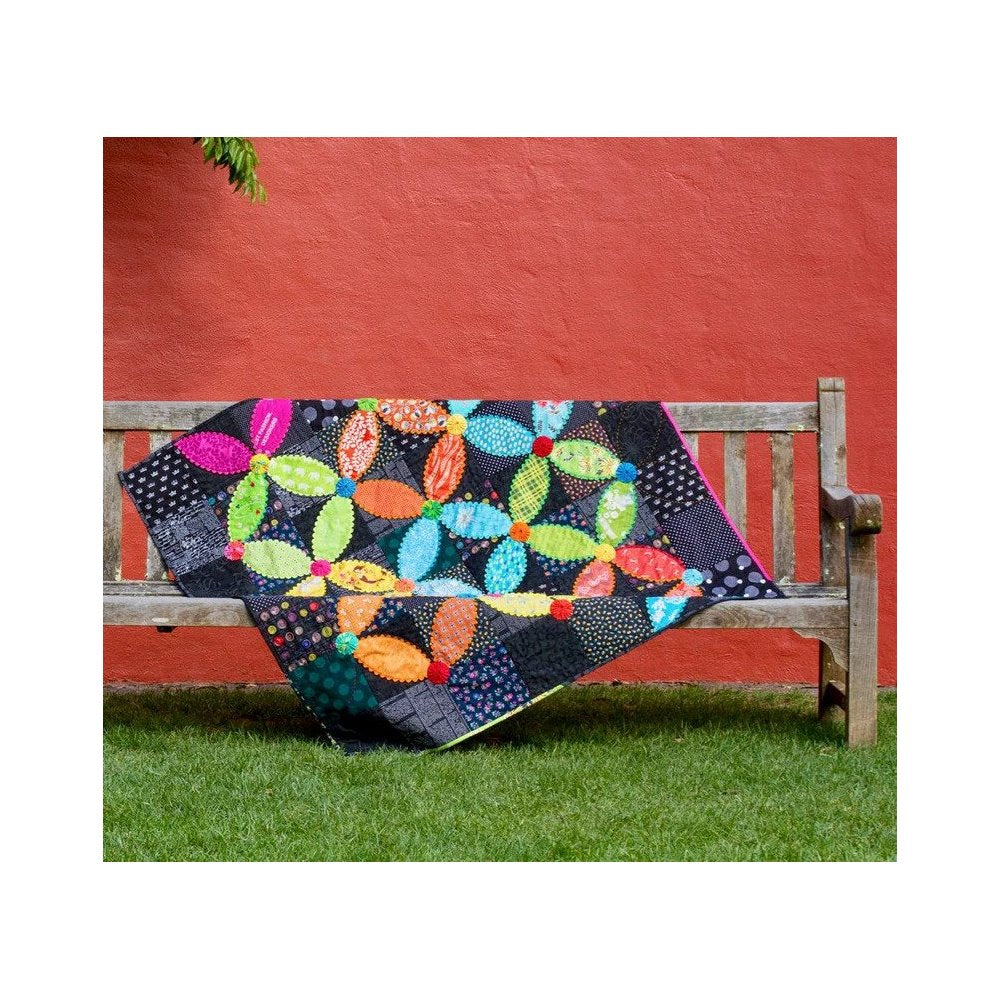 Rachaeldaisy Designs: Razzamatazz Quilt Pattern