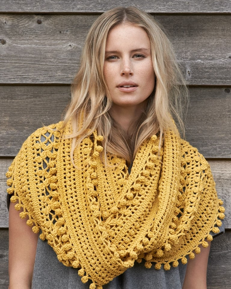 Cleckheaton: Crochet Cowl Pattern Booklet 427