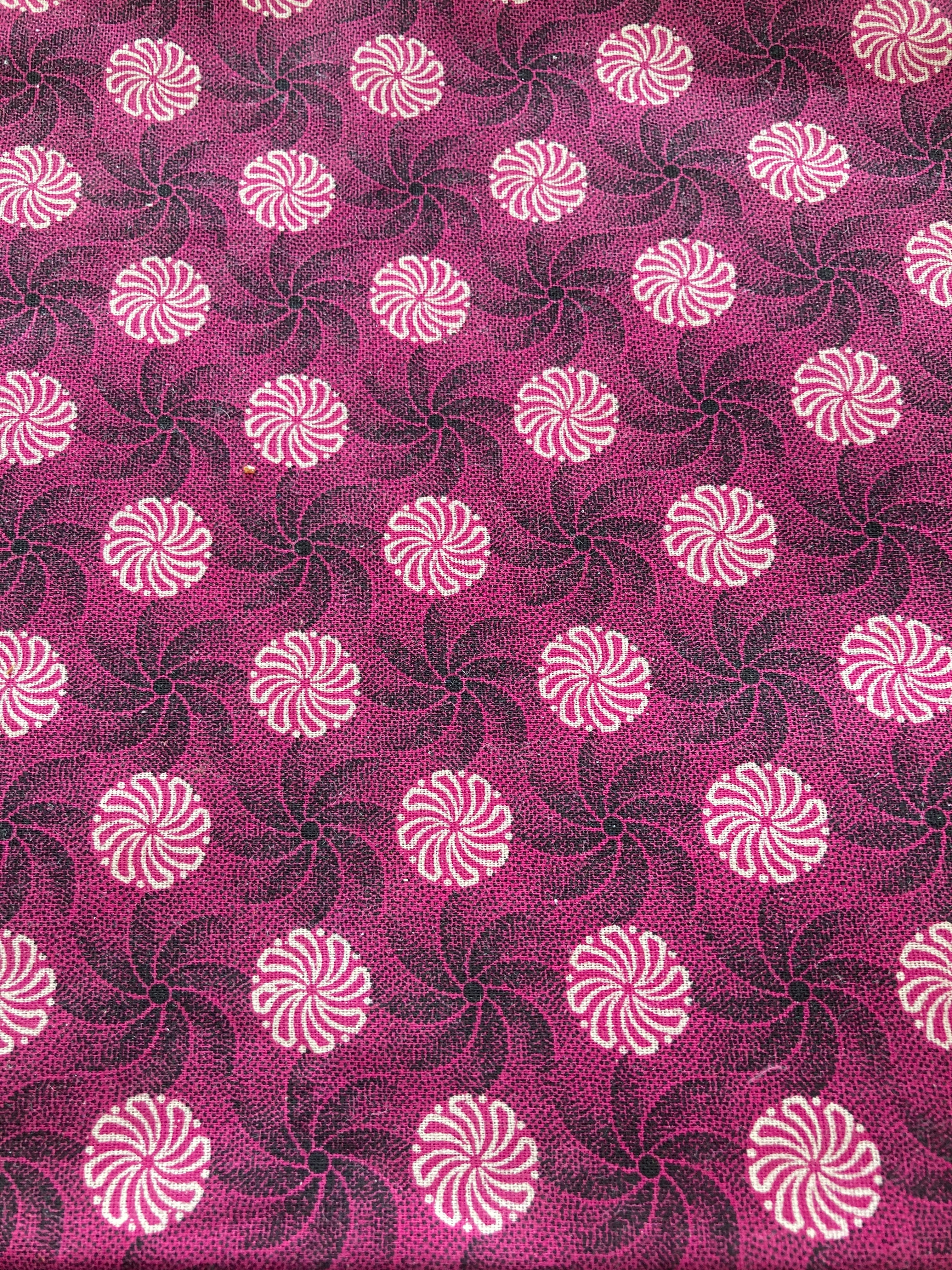 SHWESHWE: Black and white swirls on pink