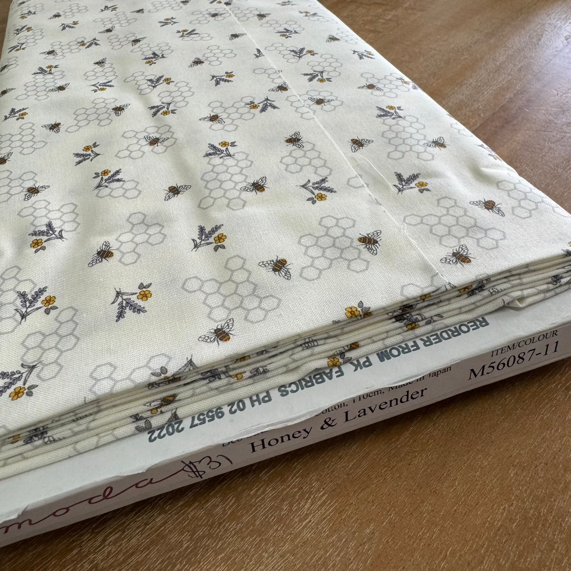 Moda Fabrics: Honey and Lavender Buzzing Bees on Milk by Deb Stain 56087 11