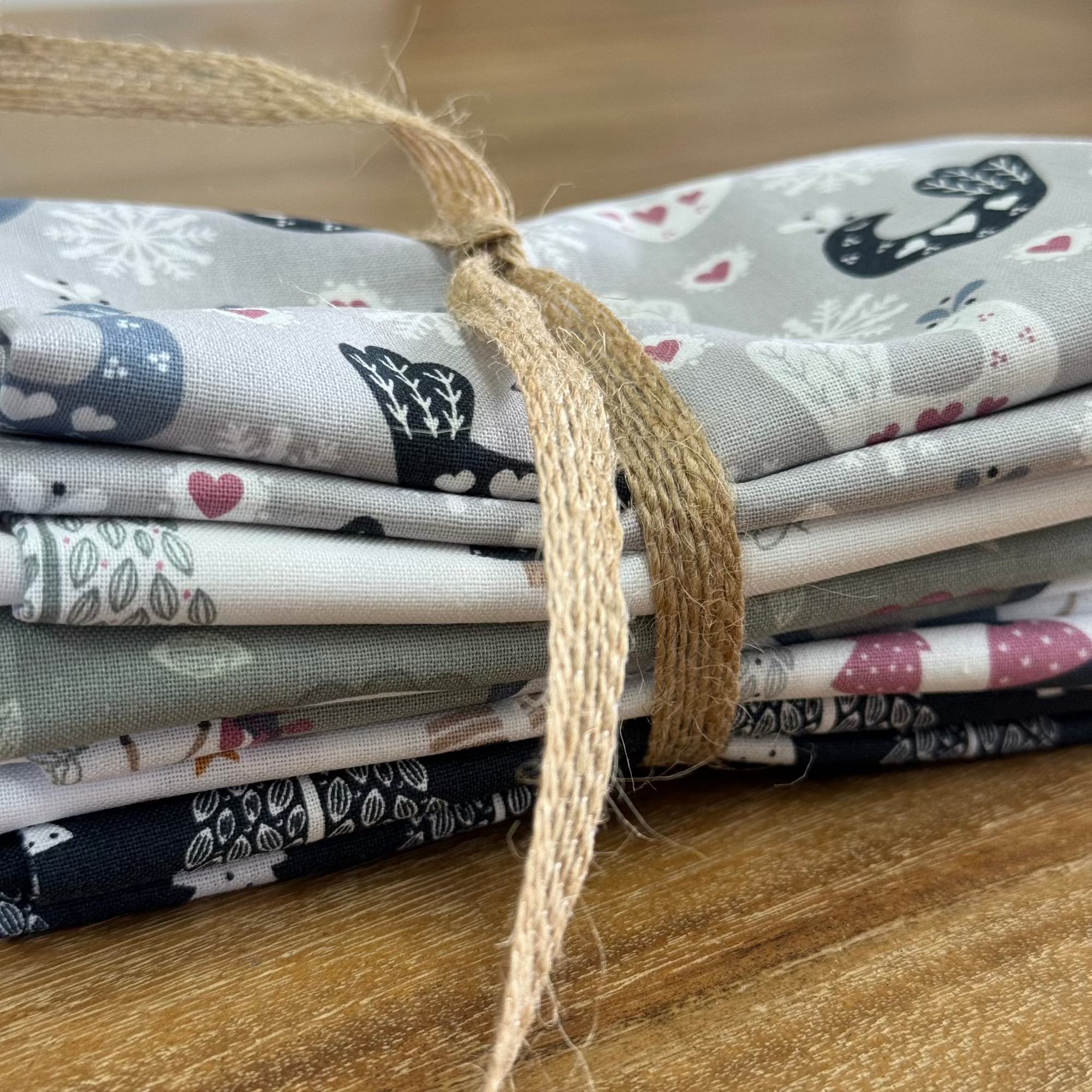 Fat Quarter Bundle: Hygge Christmas 5pcs