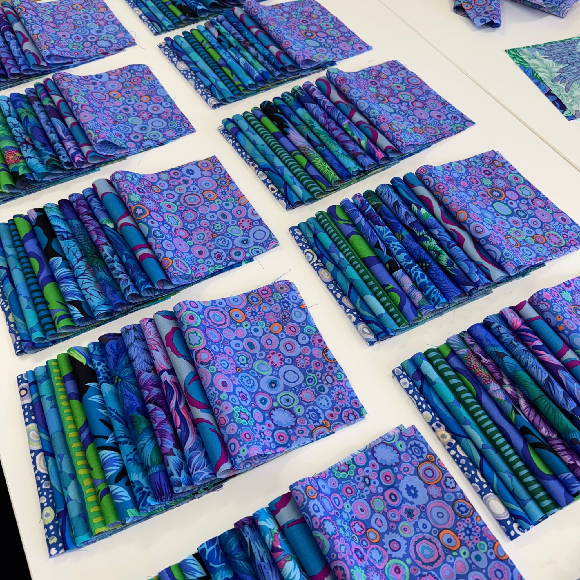 Kaffe Fassett Fabric Pack Blue 12 pcs (10" x 6")