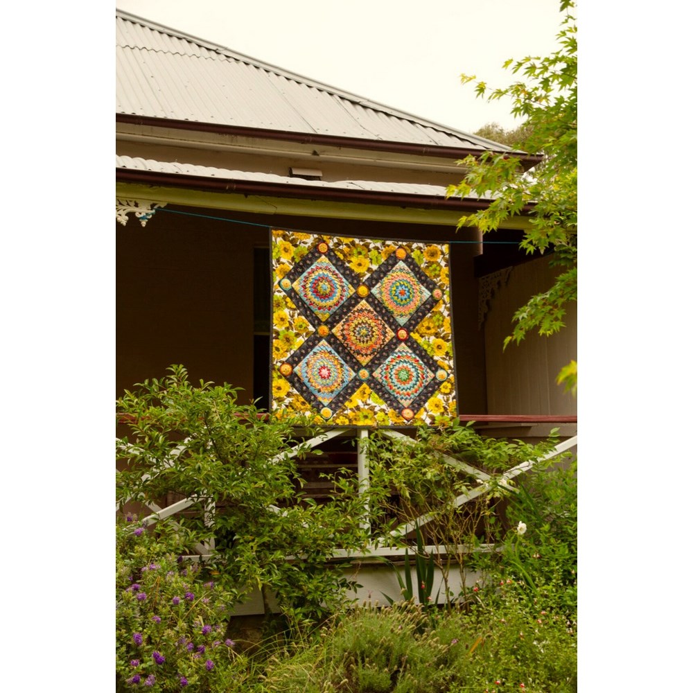 Rachaeldaisy Designs: Pinecones in the Sunshine Quilt Pattern