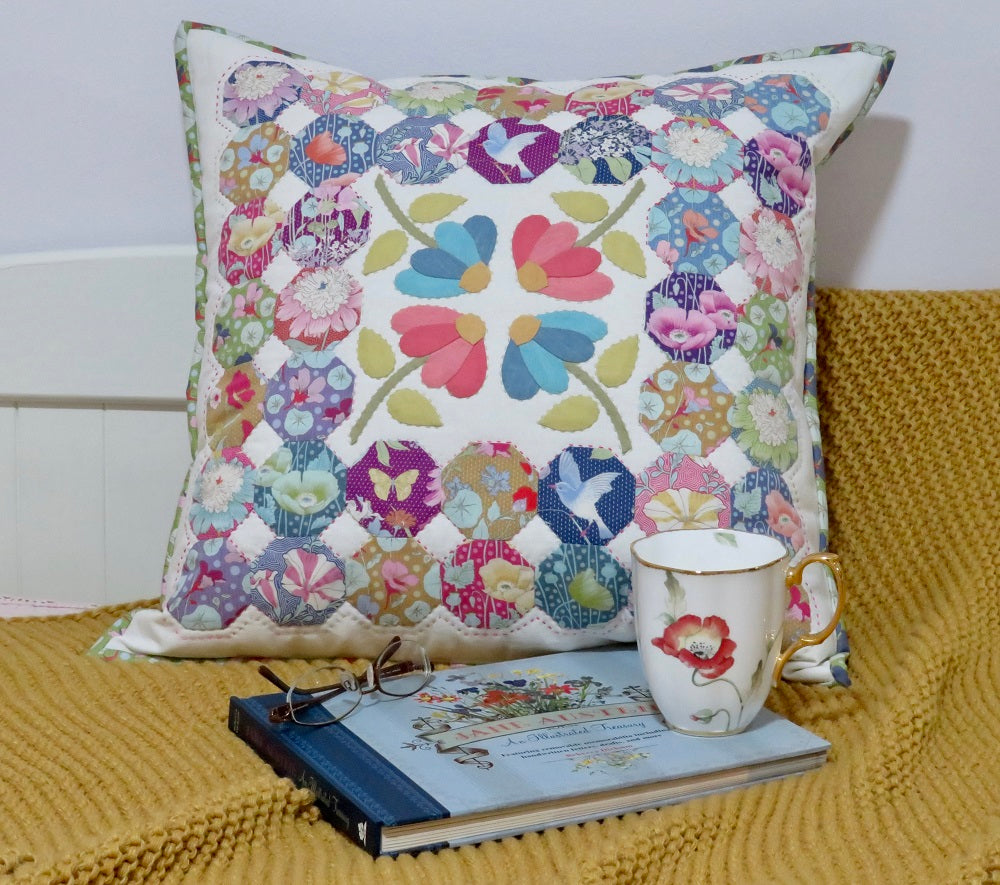 Workshop | Intermediate | Katrina Hadjimichael Summertime Cushion