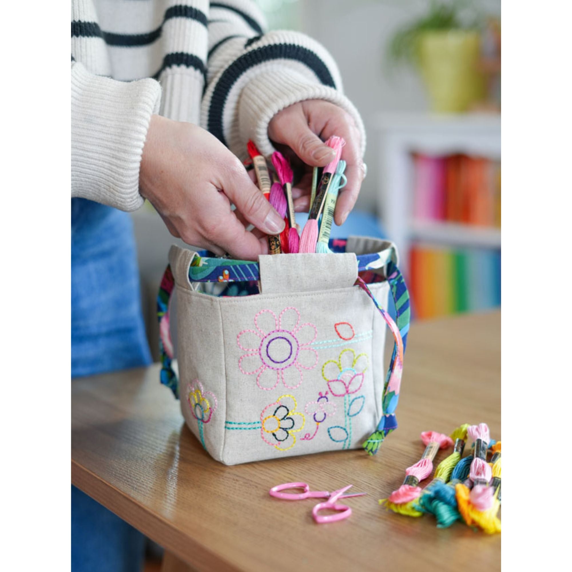 Tied with a Ribbon Pattern: Mini Mayfair Petals Pouch
