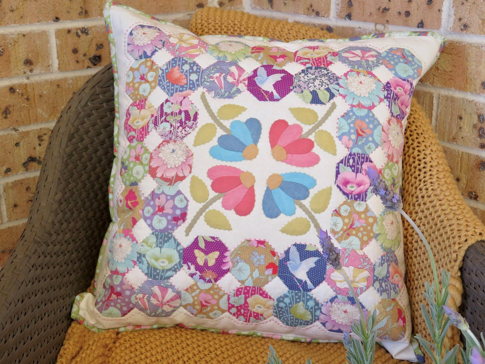 Workshop | Intermediate | Katrina Hadjimichael Summertime Cushion