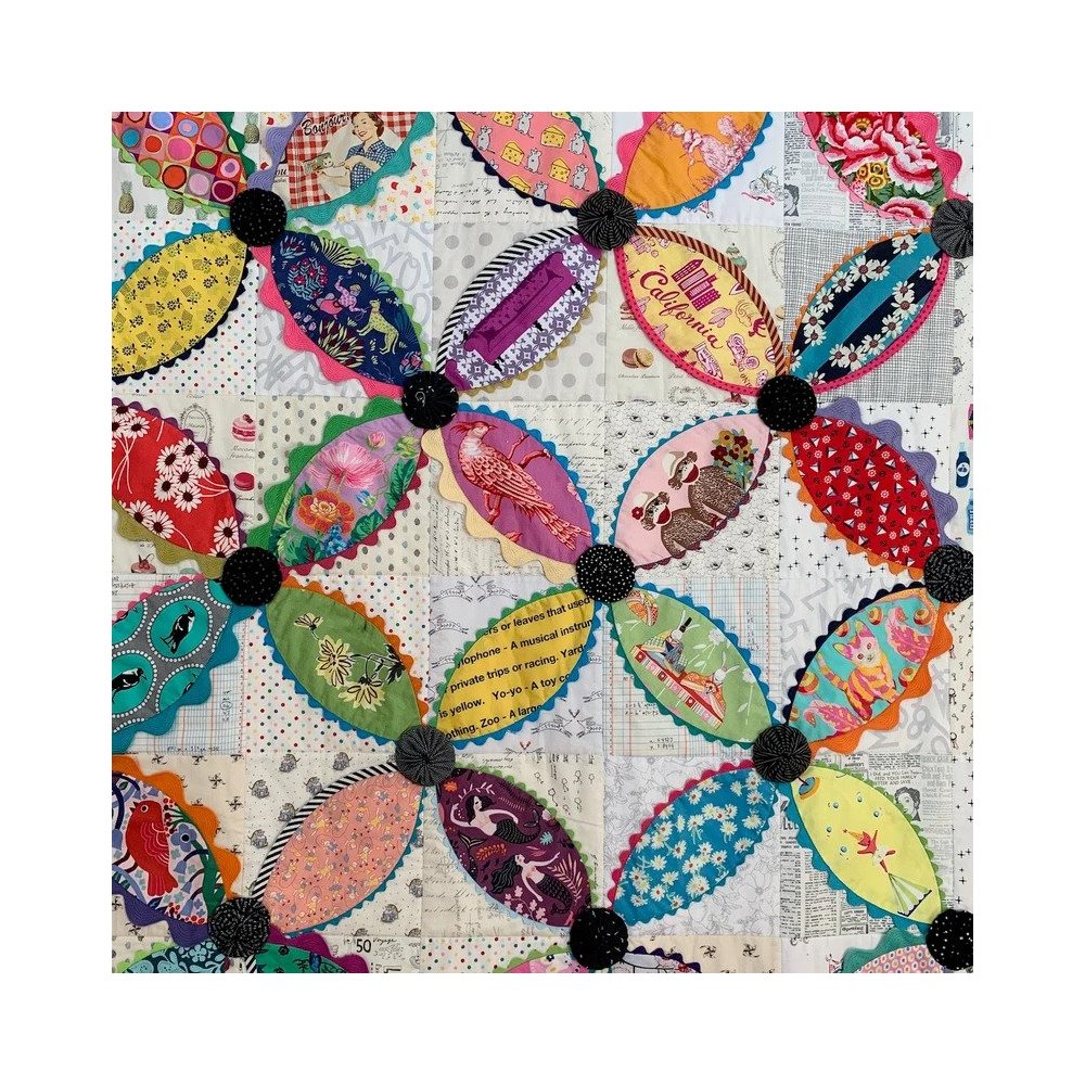 Rachaeldaisy Designs: Razzamatazz Quilt Pattern