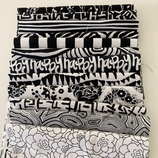 Fabric Pack Black and White 12pcs (10" x 6")